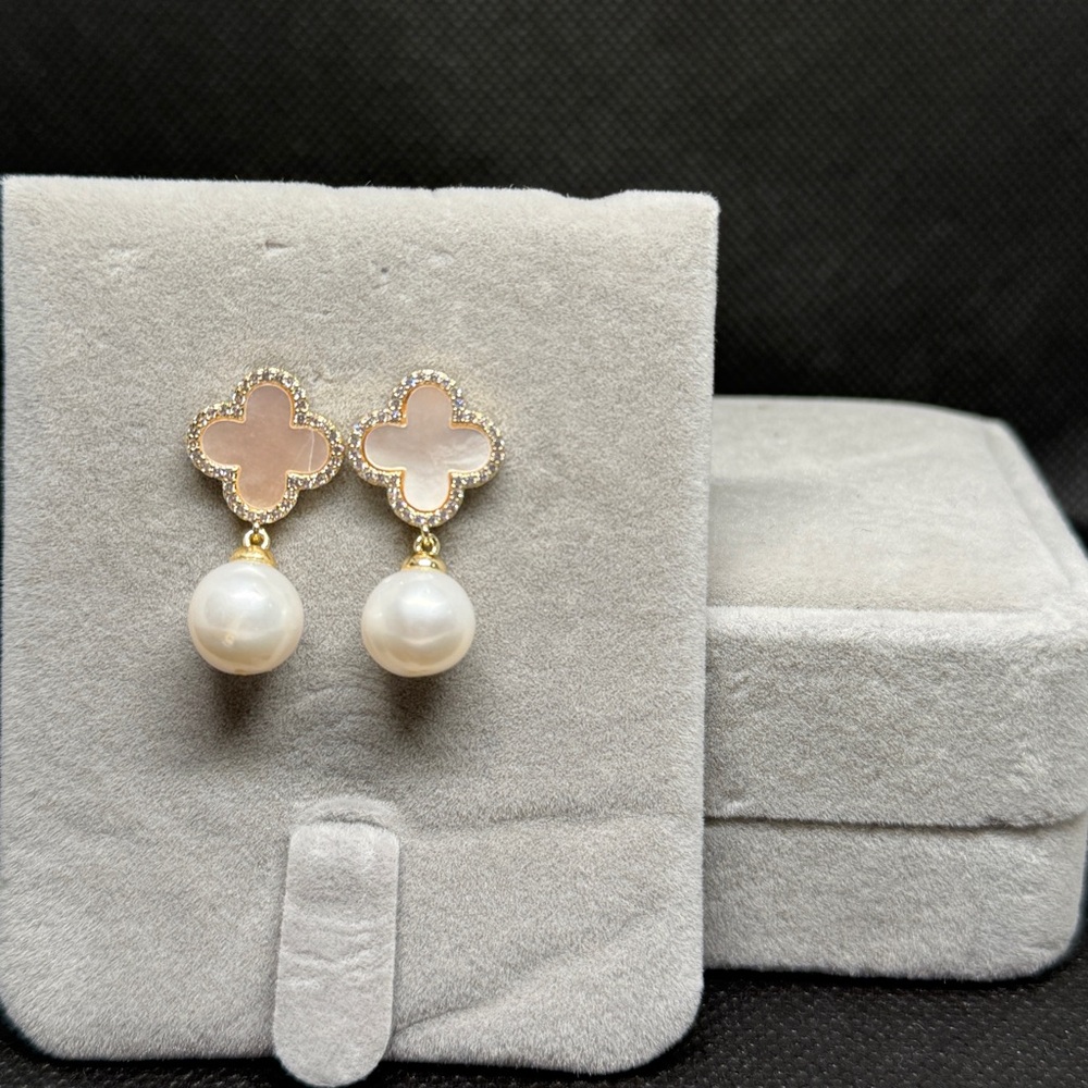 Elegant Gold and Cream Pearl Drop Earrings